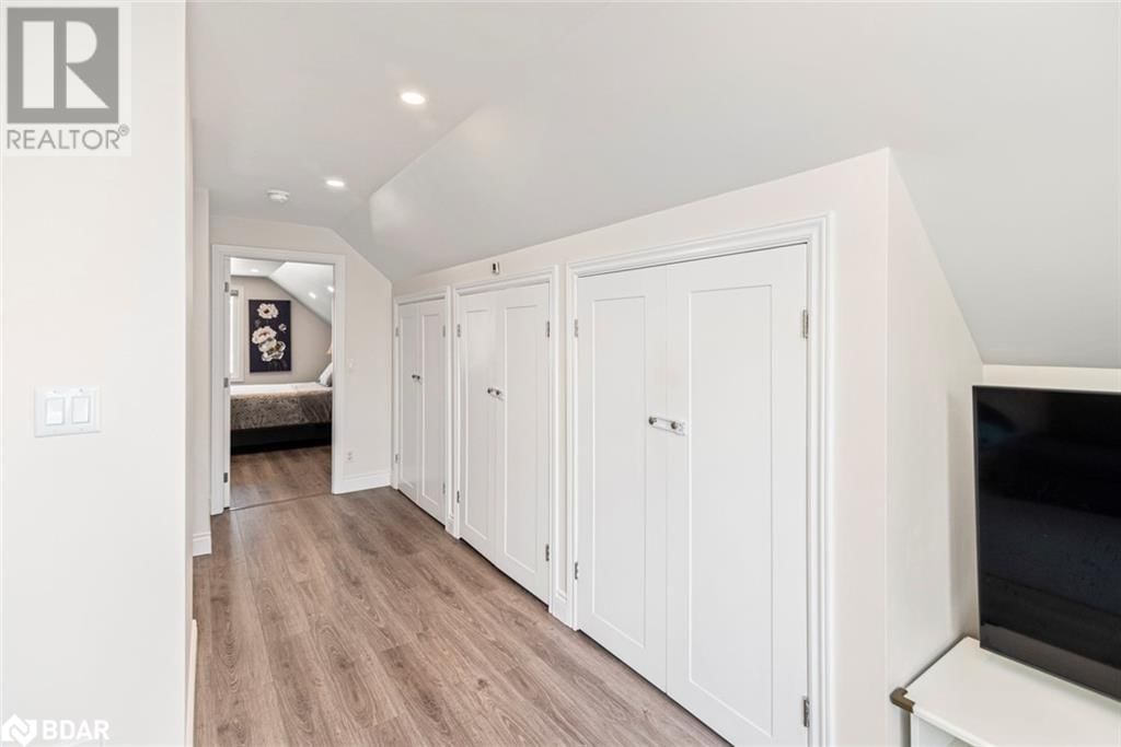 2055 CHURCHILL AVENUE Image 18