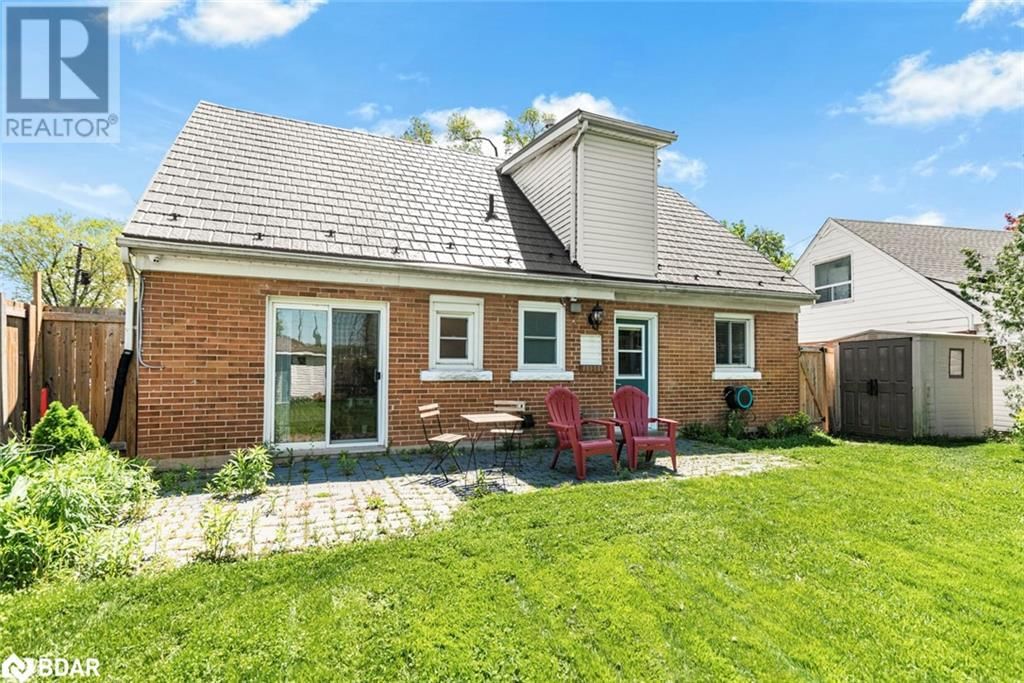 2055 CHURCHILL AVENUE Image 23