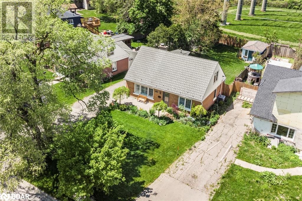 2055 CHURCHILL AVENUE Image 27