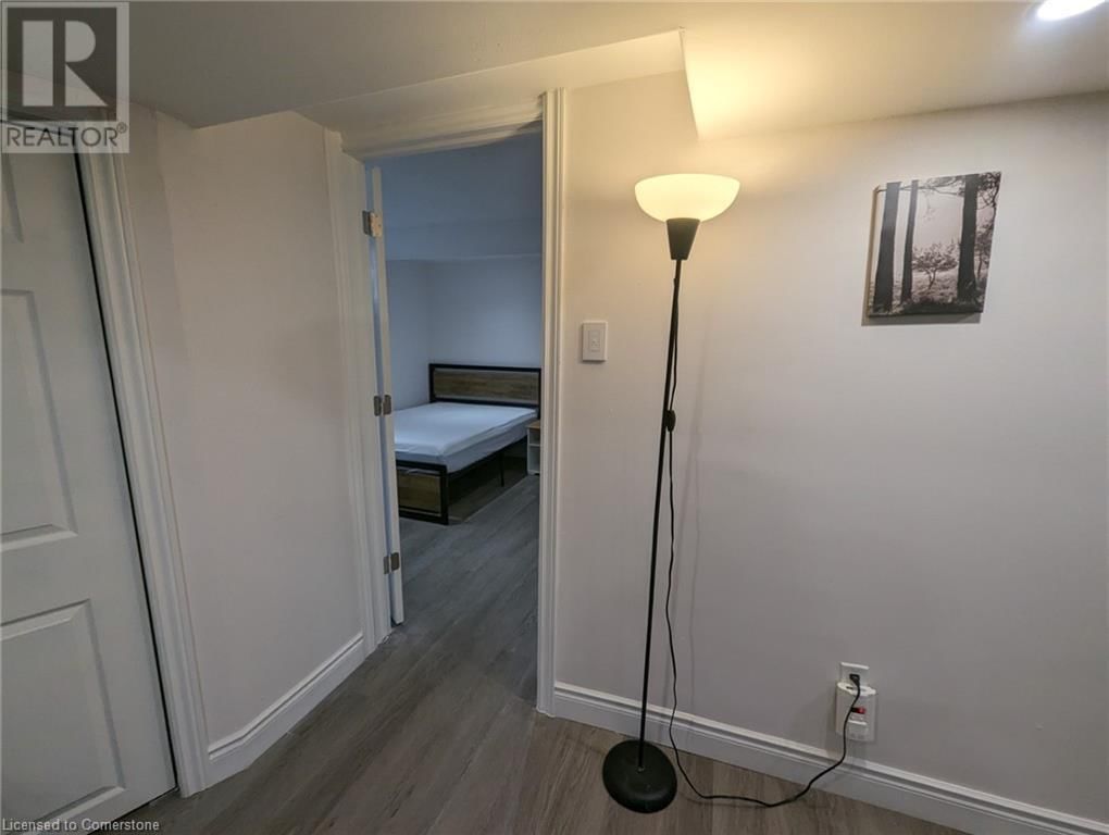 lower unit - 510 OAKRIDGE PLACE Image 16