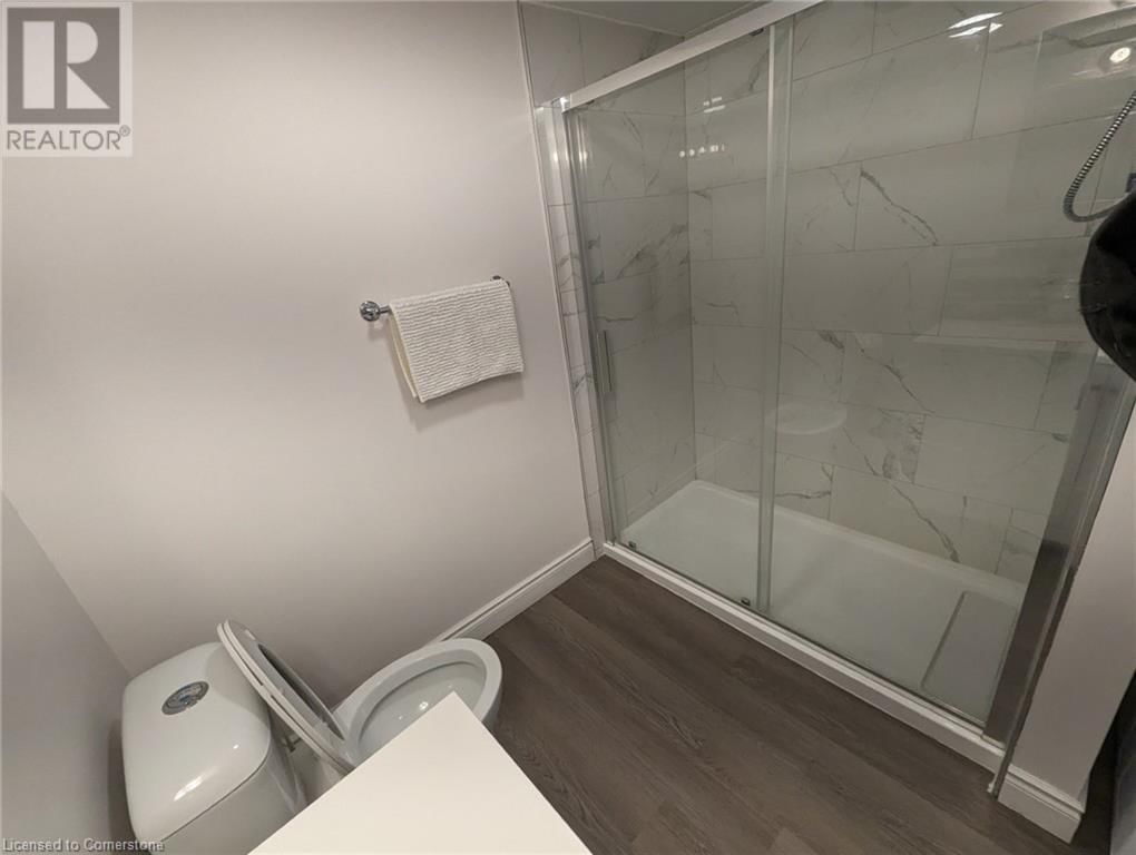 lower unit - 510 OAKRIDGE PLACE Image 3