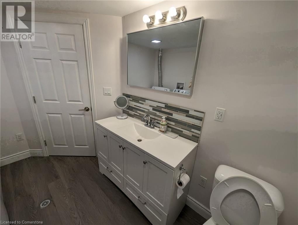 lower unit - 510 OAKRIDGE PLACE Image 4