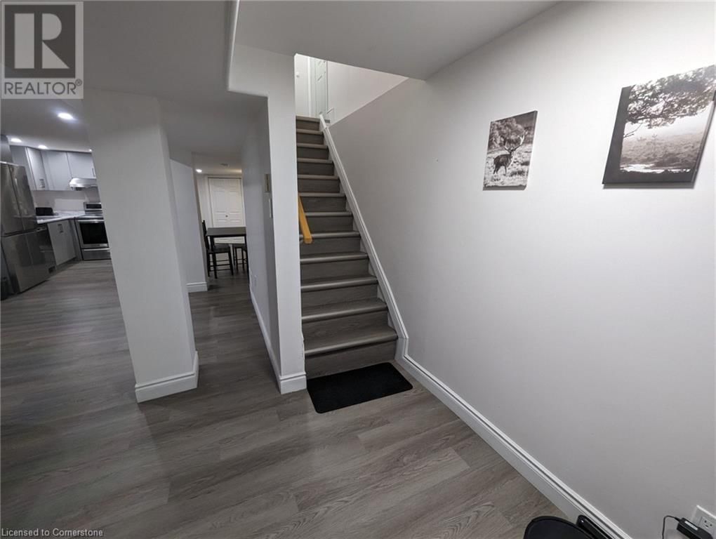 lower unit - 510 OAKRIDGE PLACE Image 6