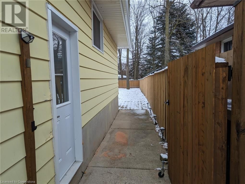 lower unit - 510 OAKRIDGE PLACE Image 7