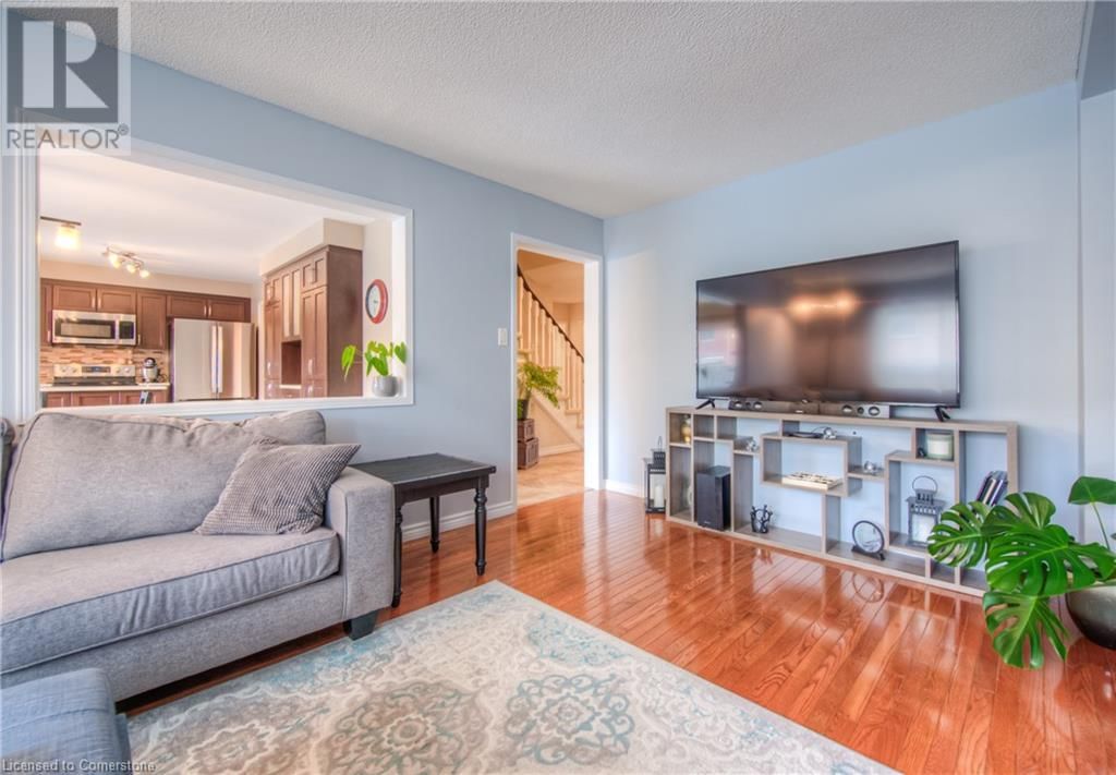 465 BURNETT AVENUE Image 13