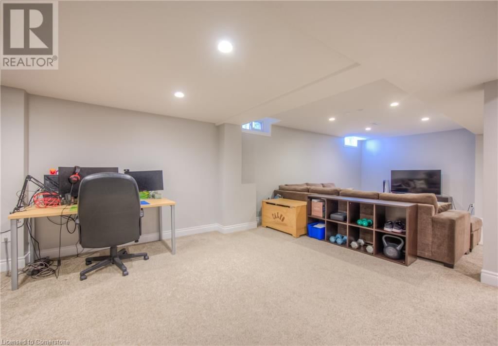 465 BURNETT AVENUE Image 41