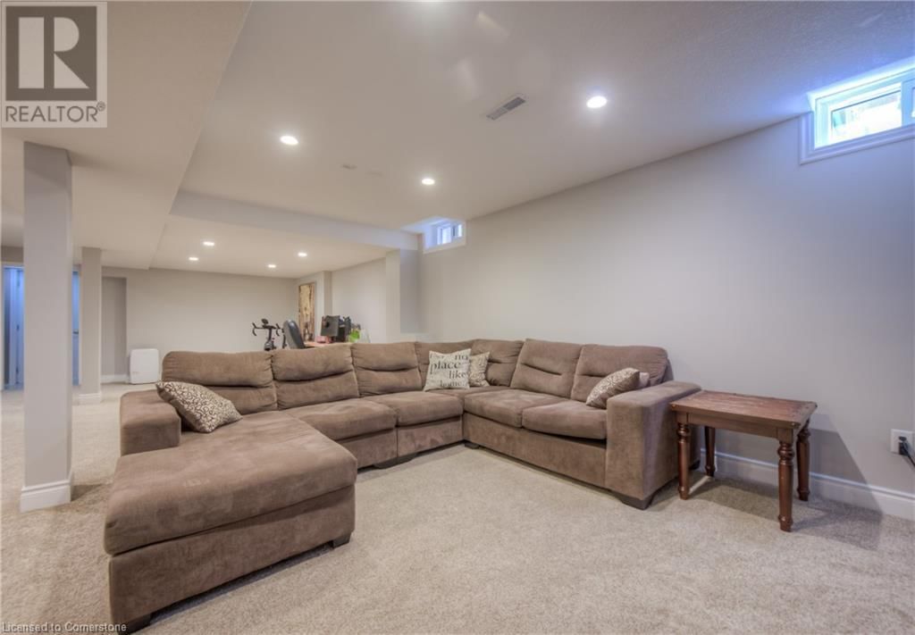 465 BURNETT AVENUE Image 42