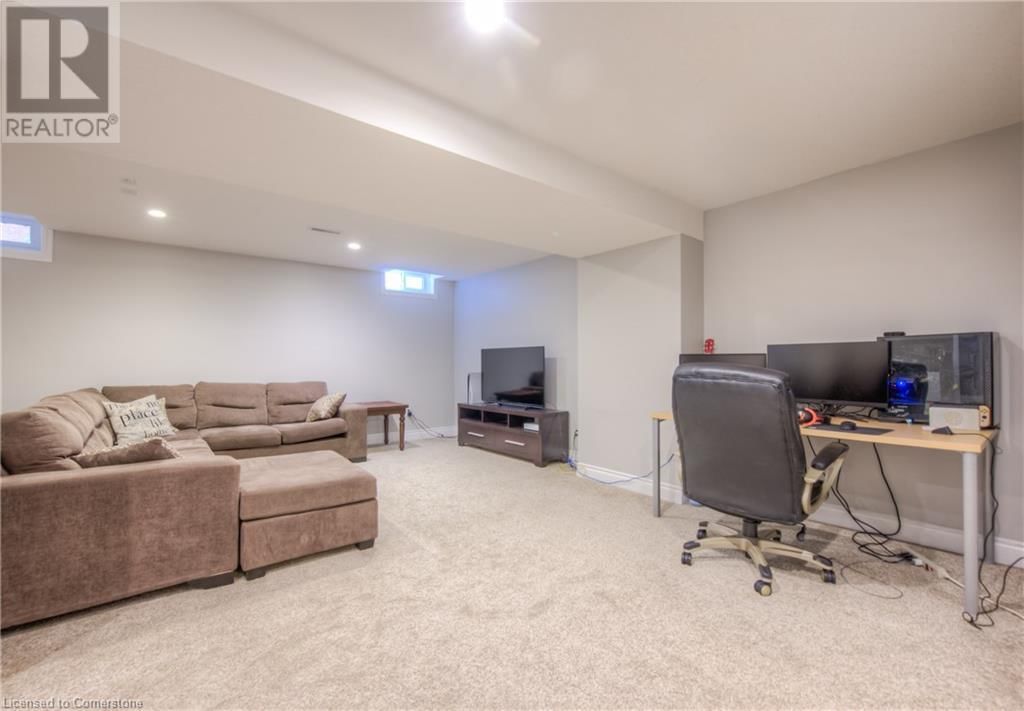 465 BURNETT AVENUE Image 43