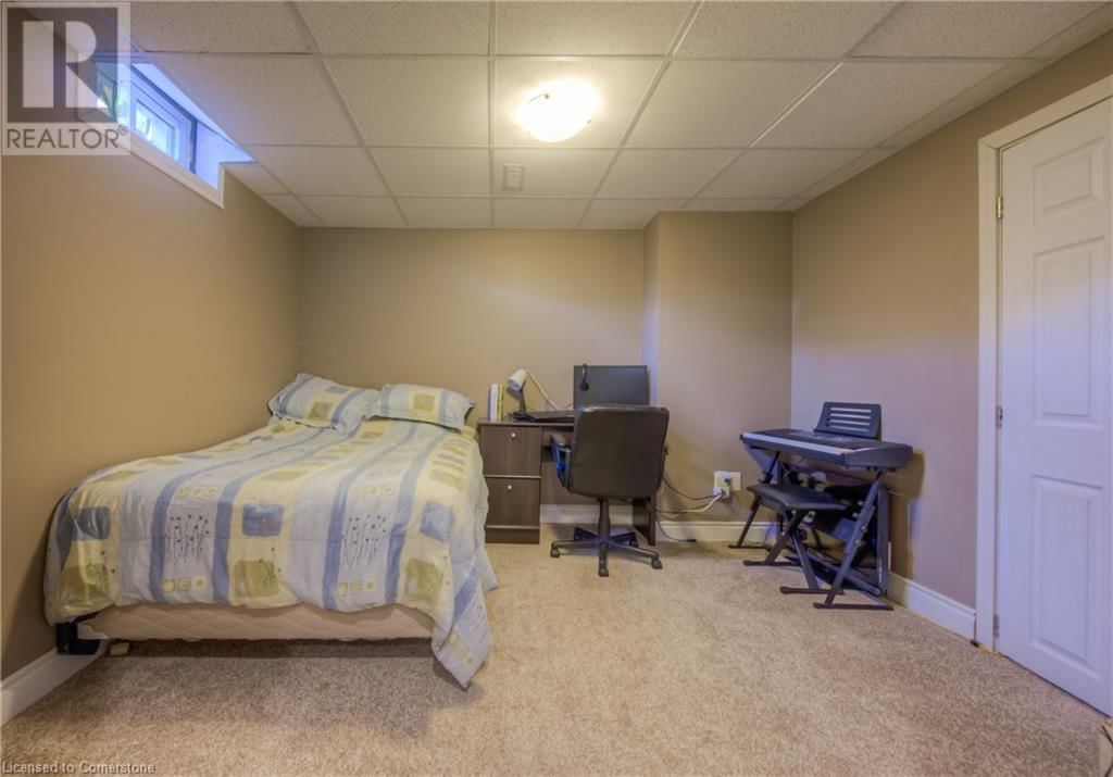 465 BURNETT AVENUE Image 44