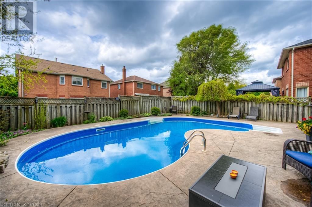 465 BURNETT AVENUE Image 46