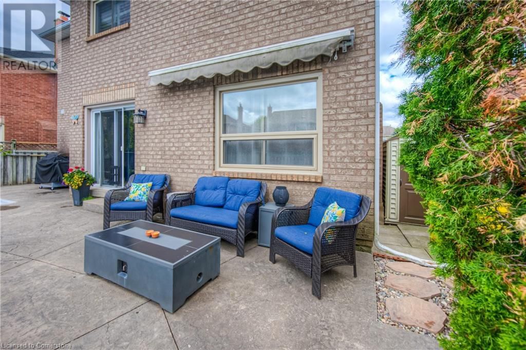 465 BURNETT AVENUE Image 47