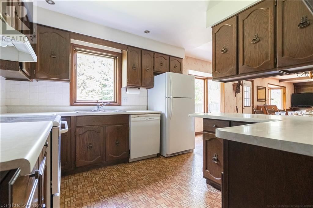 637 HIAWATHA BOULEVARD Image 17