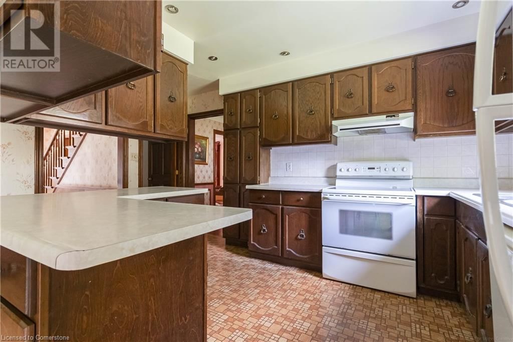 637 HIAWATHA BOULEVARD Image 18
