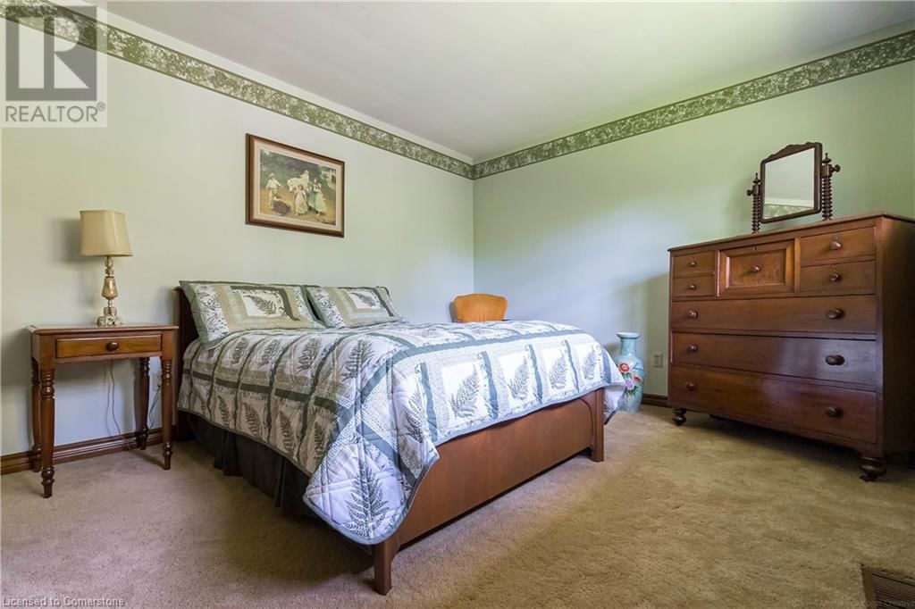 637 HIAWATHA BOULEVARD Image 32