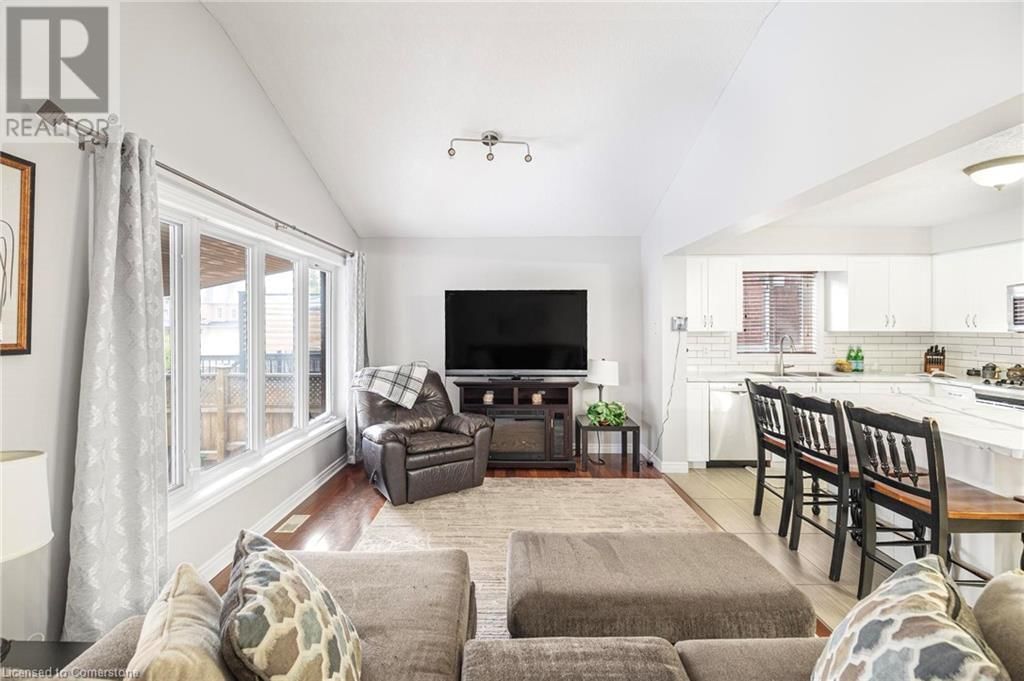 345 THOMAS SLEE DRIVE Image 10