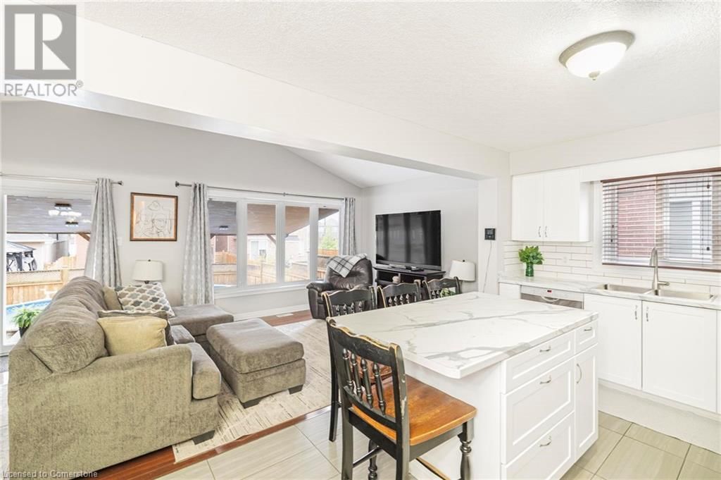 345 THOMAS SLEE DRIVE Image 11