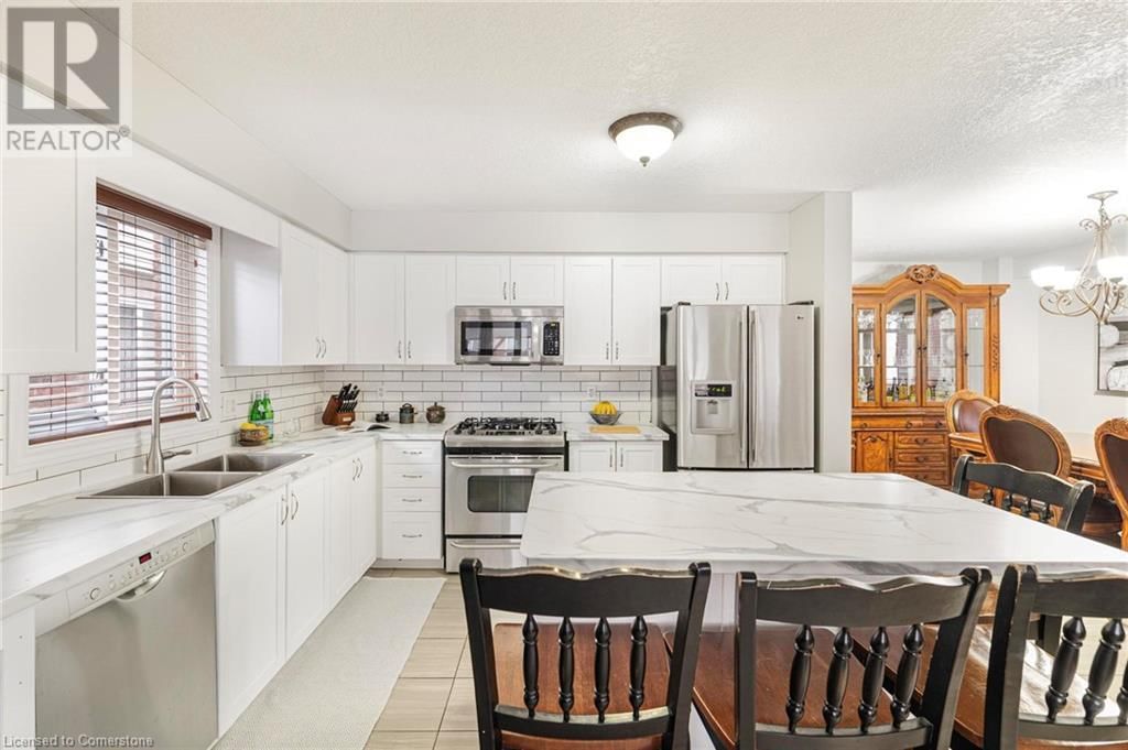 345 THOMAS SLEE DRIVE Image 12