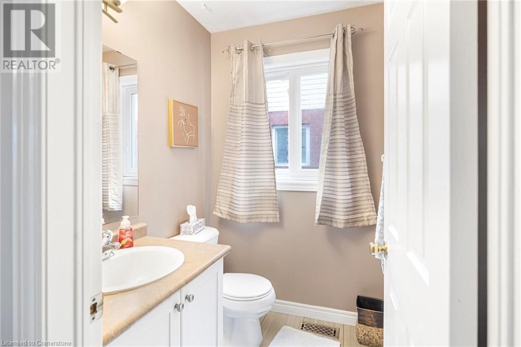 345 THOMAS SLEE DRIVE Image 5