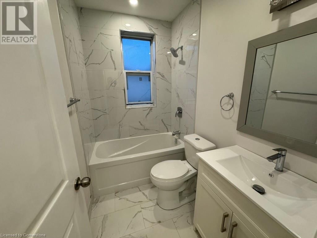 Upper - 74 ST CLAIR AVENUE Image 16