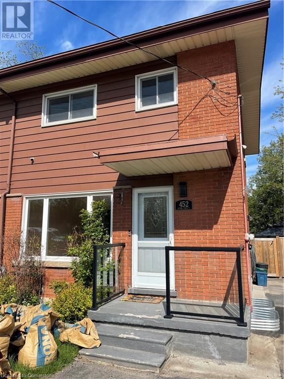 Upper - 452 OTTAWA STREET SOUTH Image 1