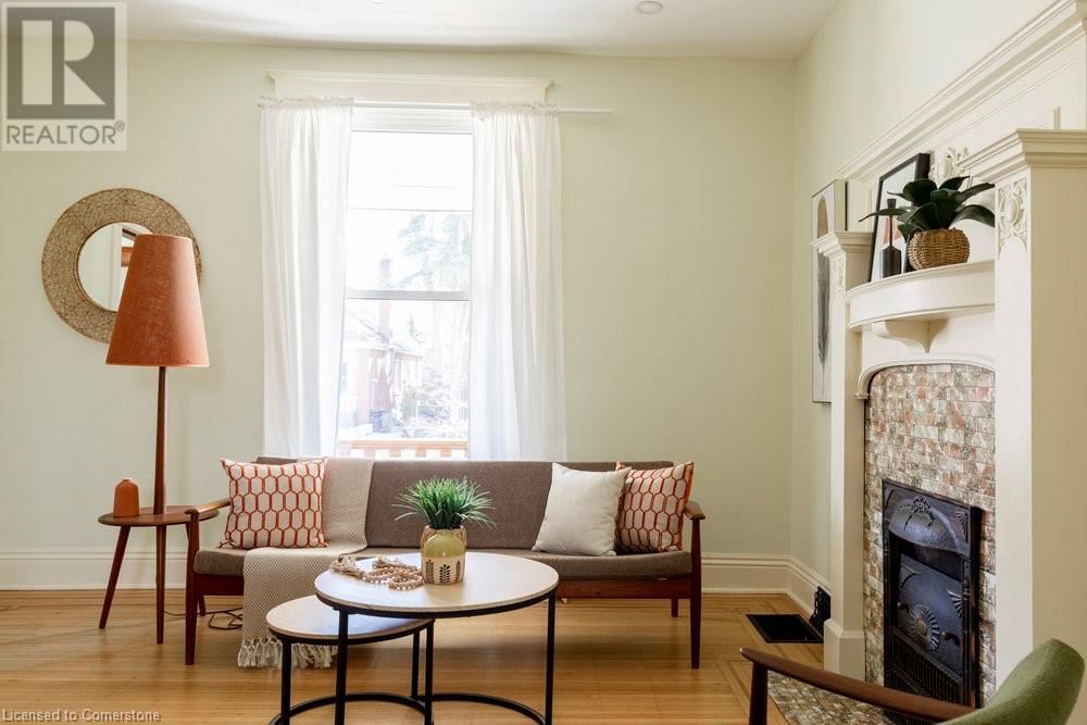 24 HYDE PARK AVENUE Image 11