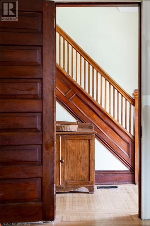 24 HYDE PARK AVENUE Image 8