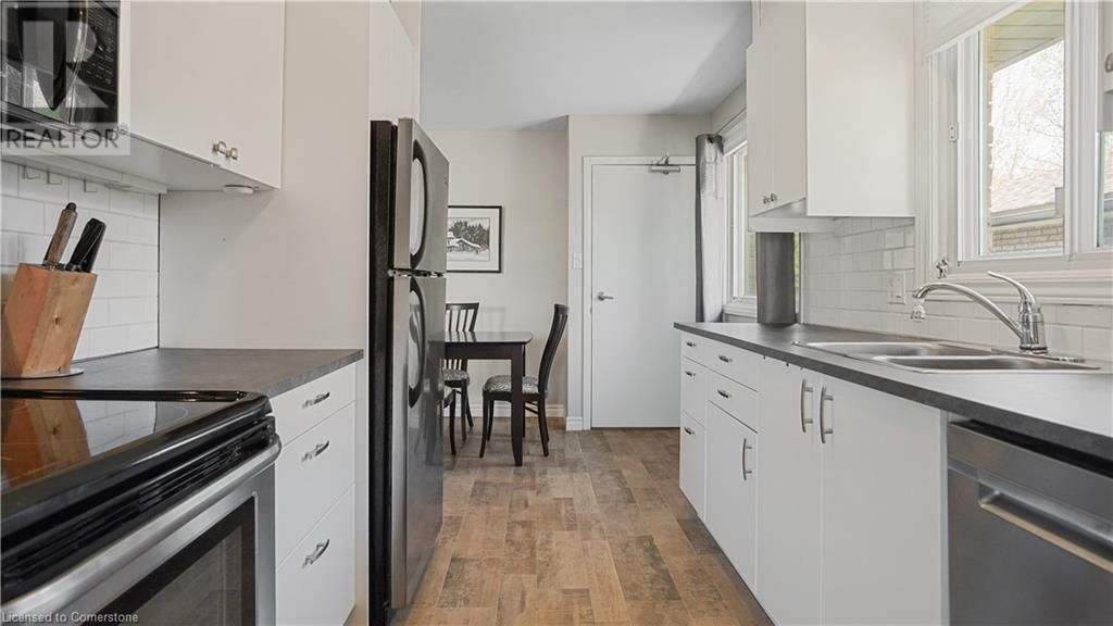 45 BOND STREET Image 8