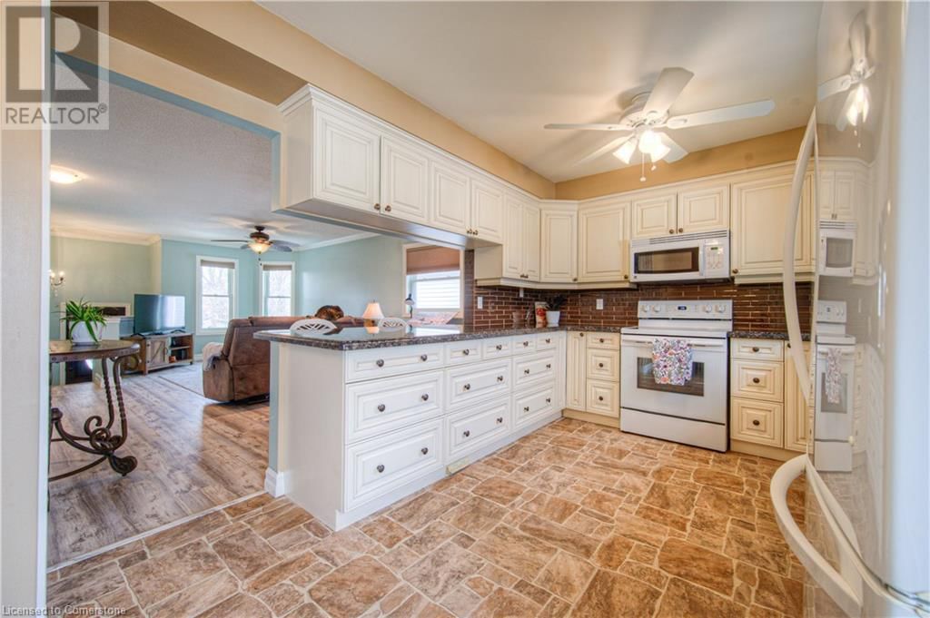 309 CHRISTOPHER DRIVE Image 14