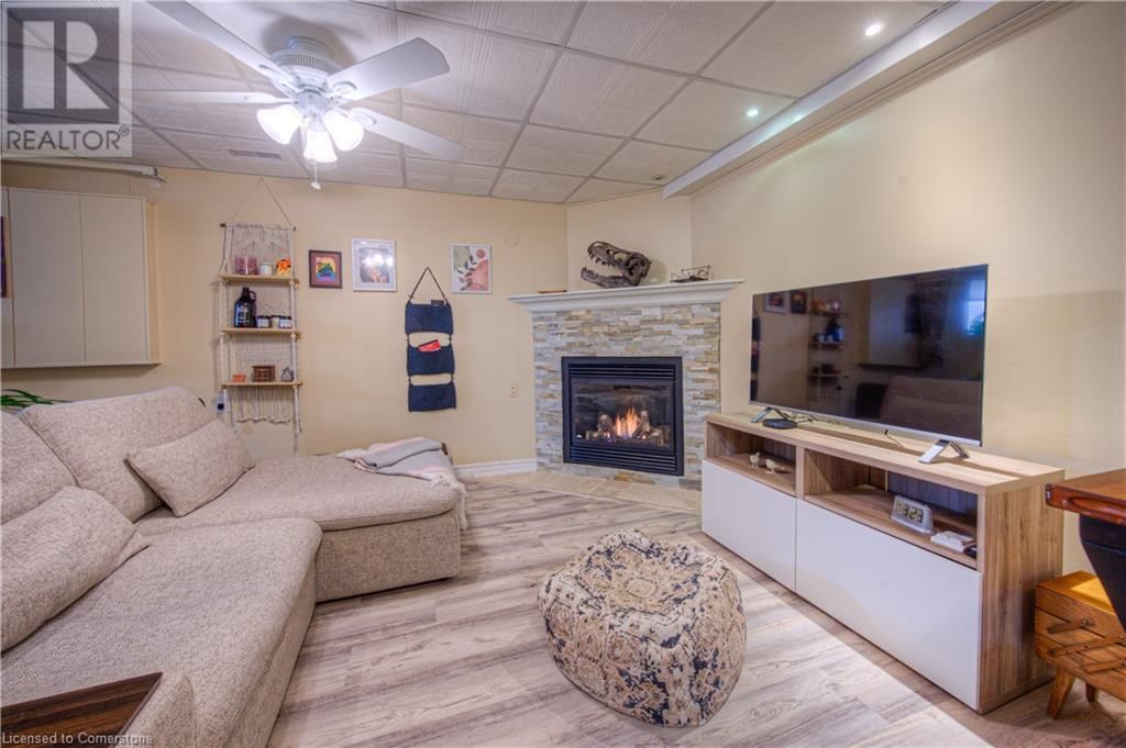309 CHRISTOPHER DRIVE Image 23