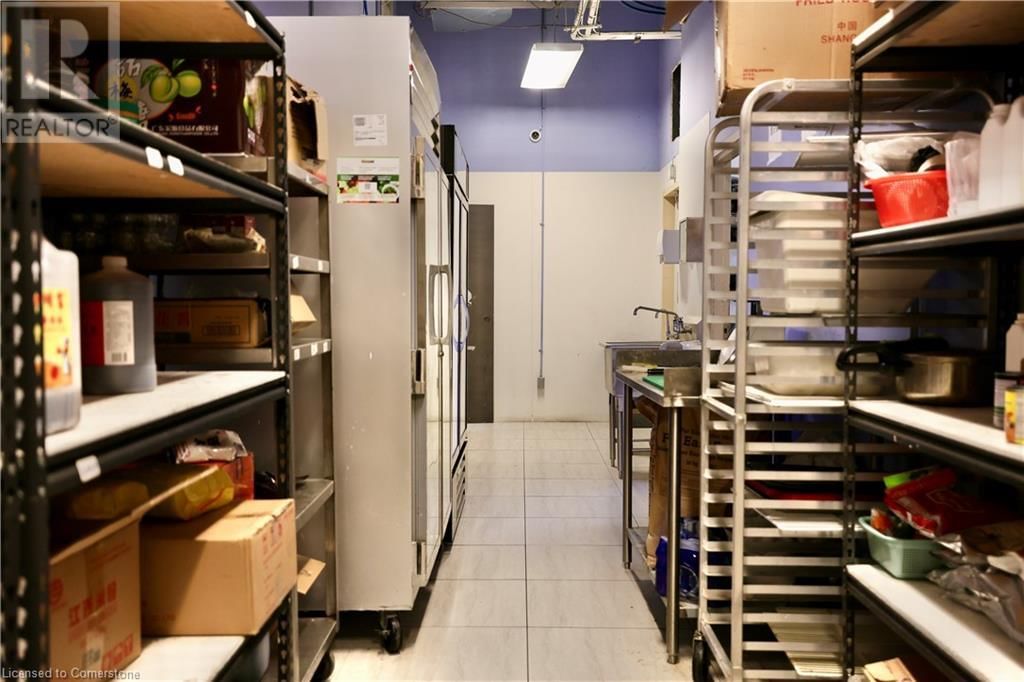 unit 19 - 160 UNIVERSITY AVENUE WEST Image 34