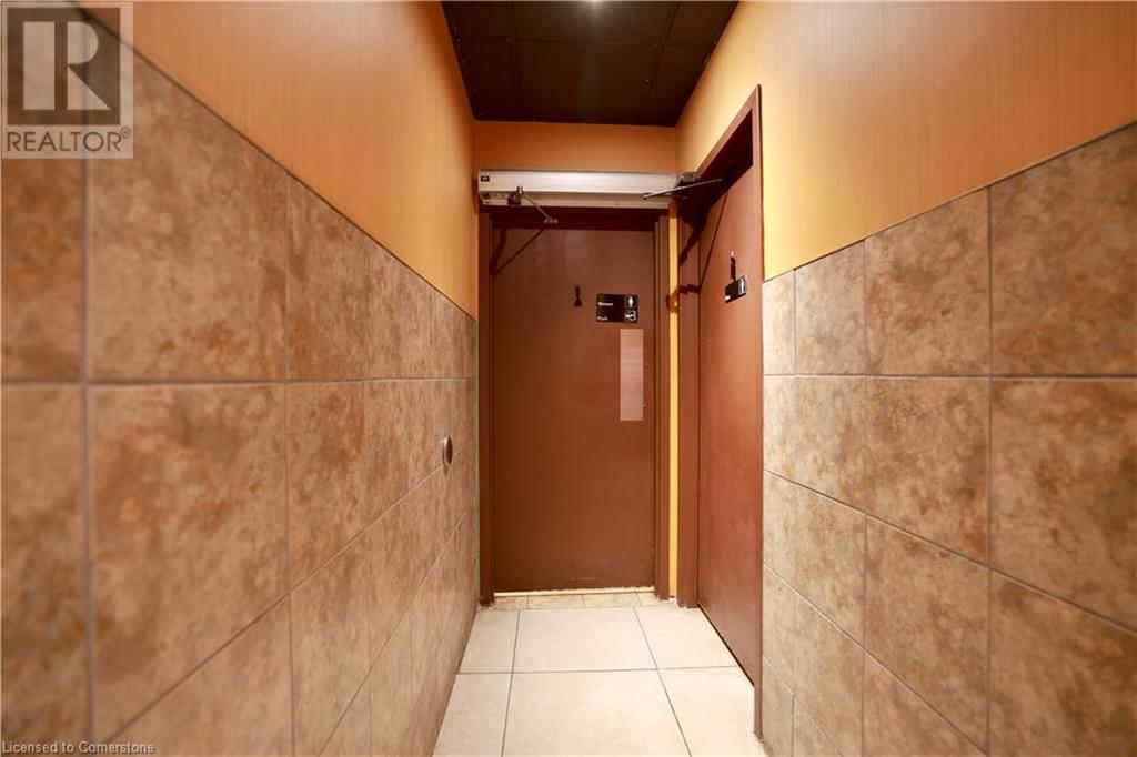 unit 19 - 160 UNIVERSITY AVENUE WEST Image 37