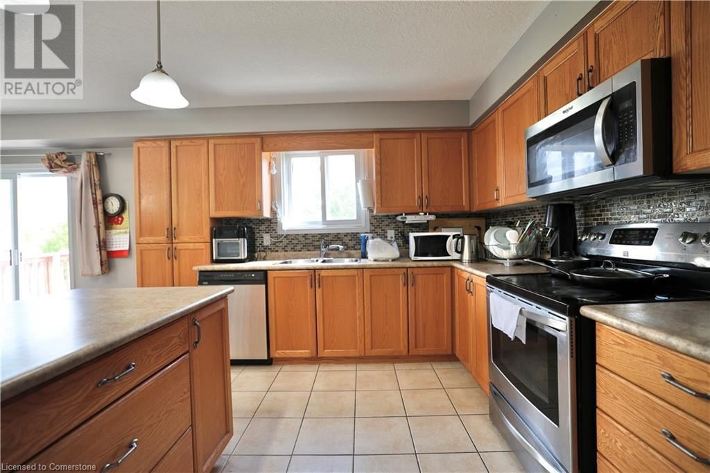 686 WILD GINGER AVENUE Image 14