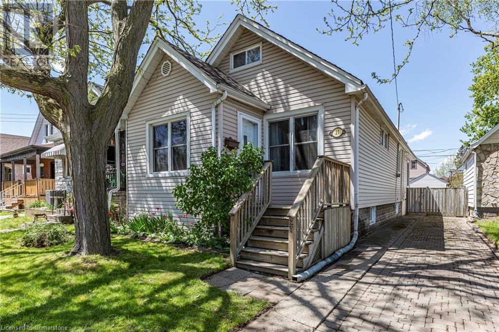 27 BARONS AVENUE NORTH Image 1