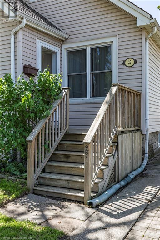 27 BARONS AVENUE NORTH Image 2