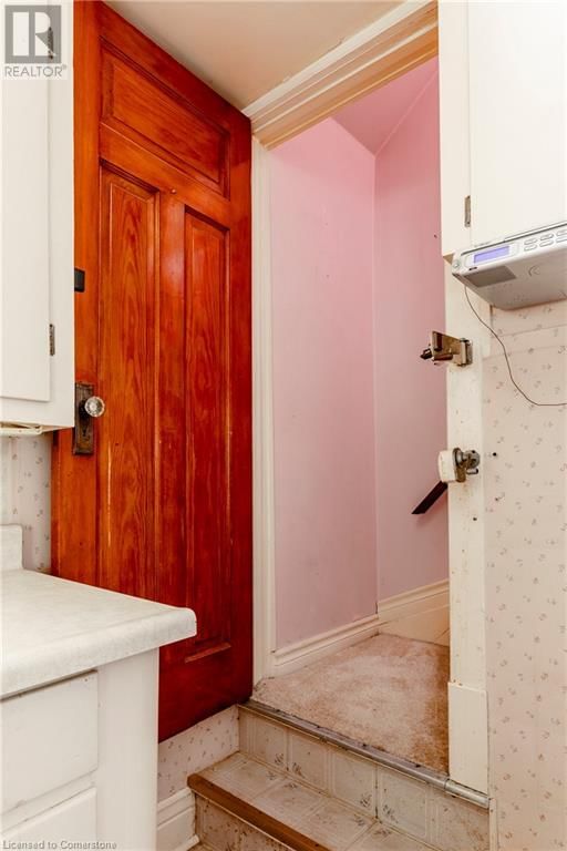 27 BARONS AVENUE NORTH Image 34