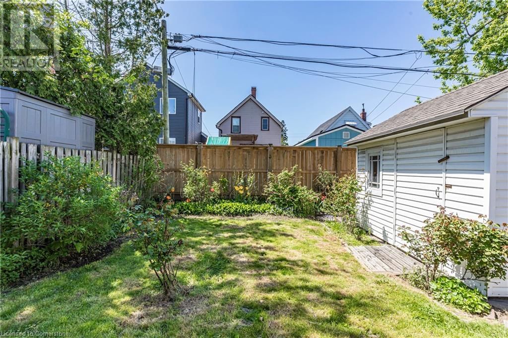 27 BARONS AVENUE NORTH Image 45