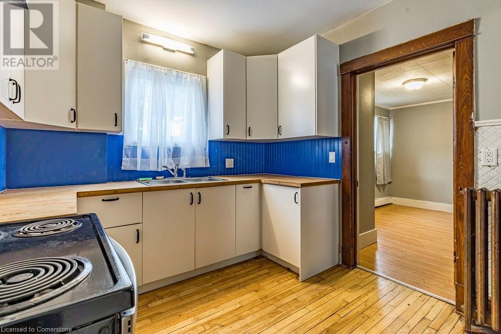 23 AVENUE PLACE Image 20
