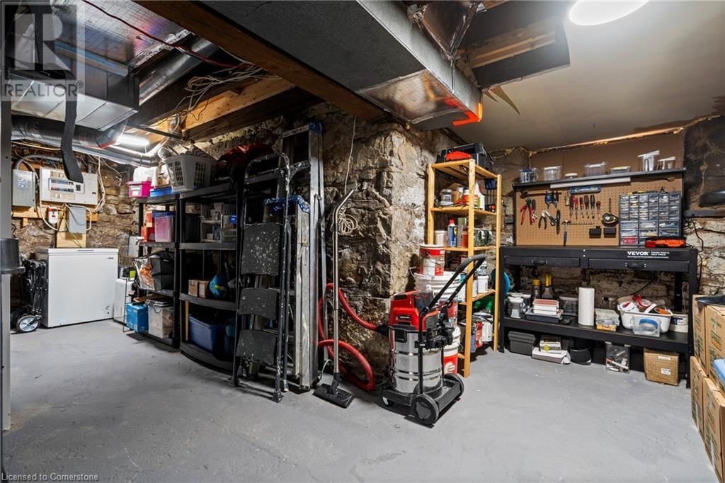 550 JAMES STREET NORTH Image 39