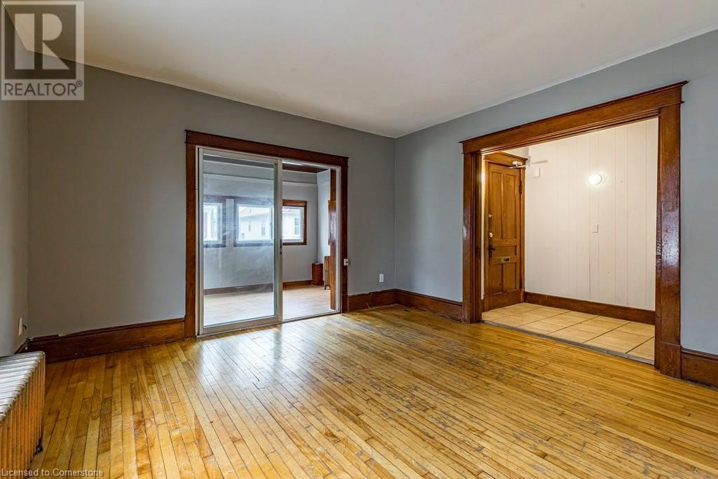 23 AVENUE PLACE Image 10