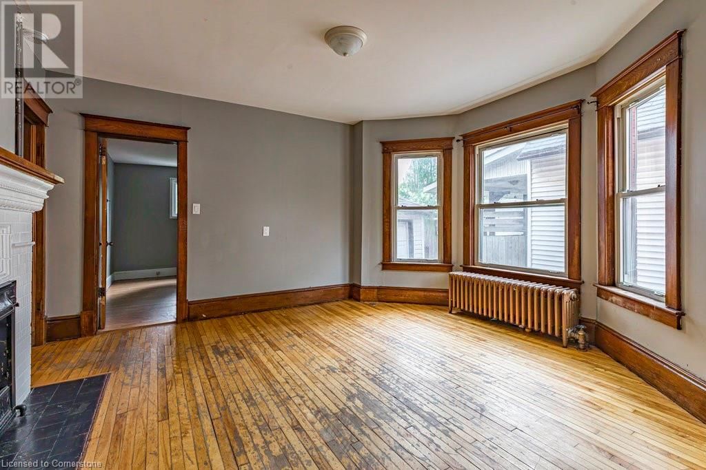 23 AVENUE PLACE Image 12