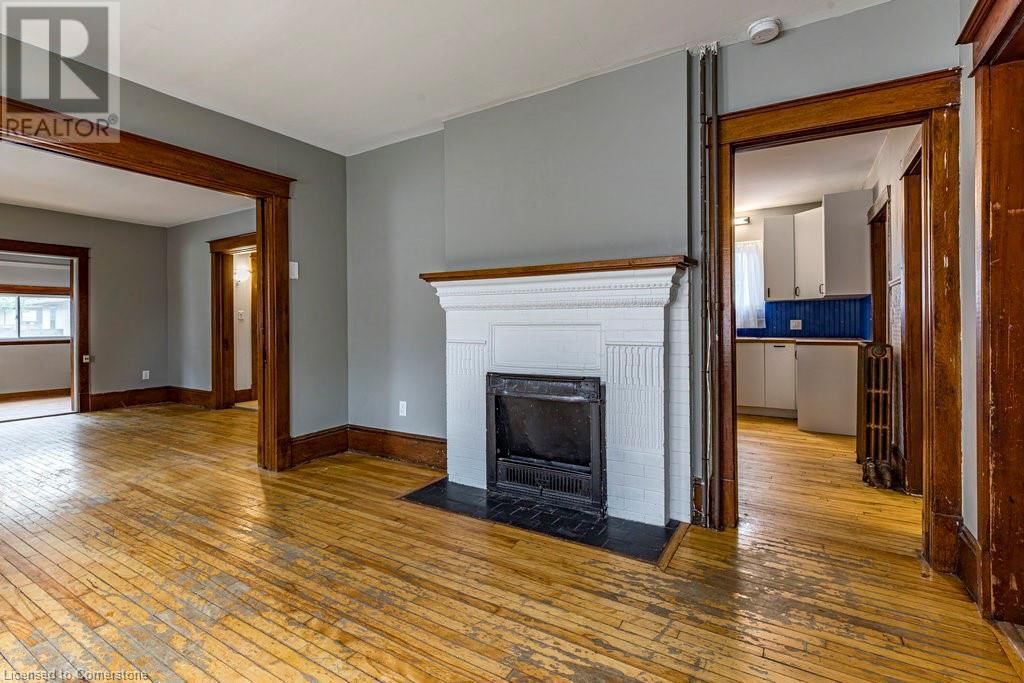 23 AVENUE PLACE Image 13