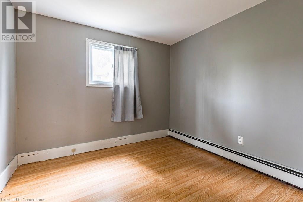 23 AVENUE PLACE Image 15