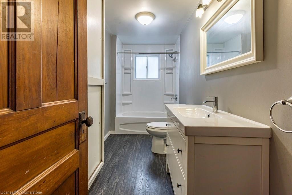 23 AVENUE PLACE Image 16