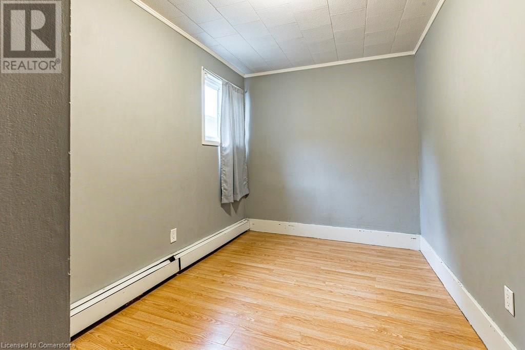 23 AVENUE PLACE Image 17