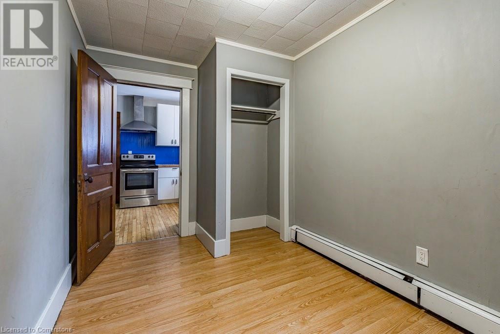 23 AVENUE PLACE Image 18