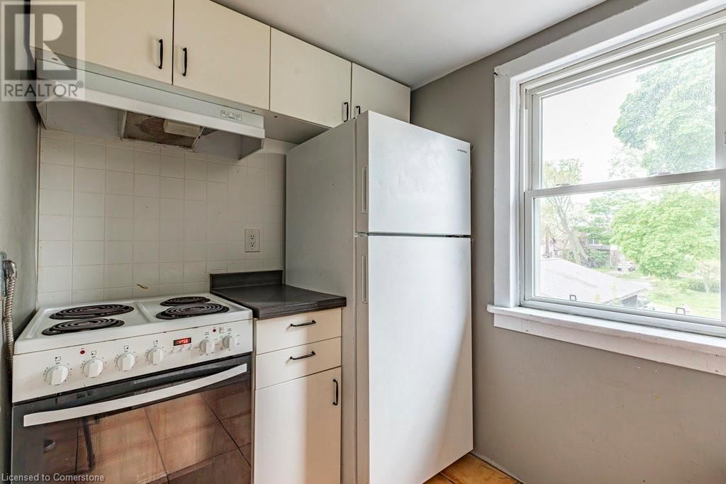 23 AVENUE PLACE Image 25
