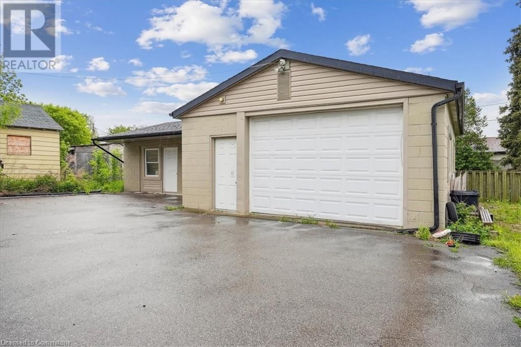 4528 BRIDGE STREET Image 30