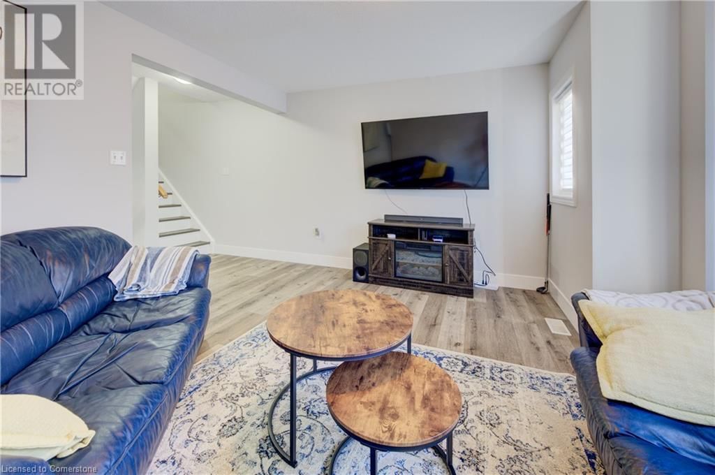 35 - 12 POPLAR DRIVE Image 13