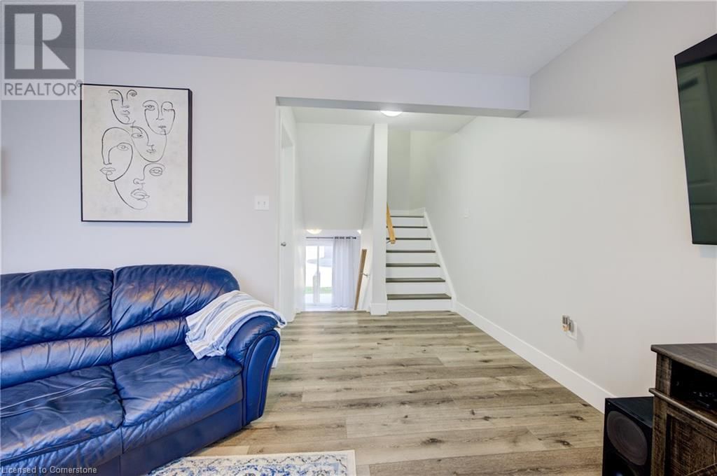 35 - 12 POPLAR DRIVE Image 14