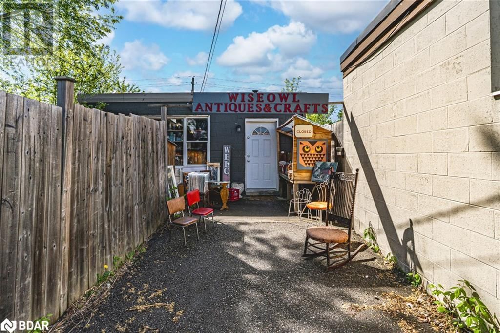 27 QUEEN STREET WEST Image 1